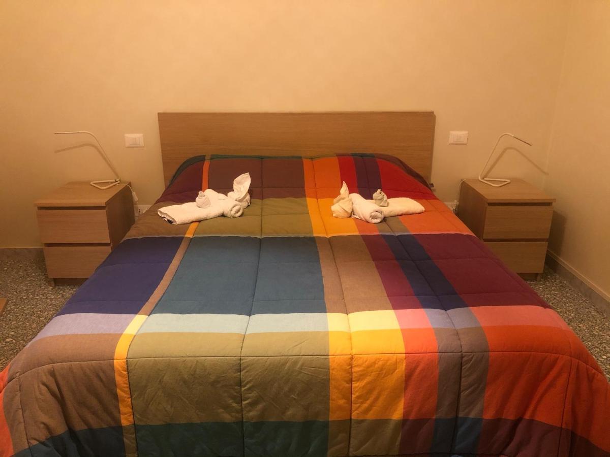 Dany'S Home Ливорно Экстерьер фото